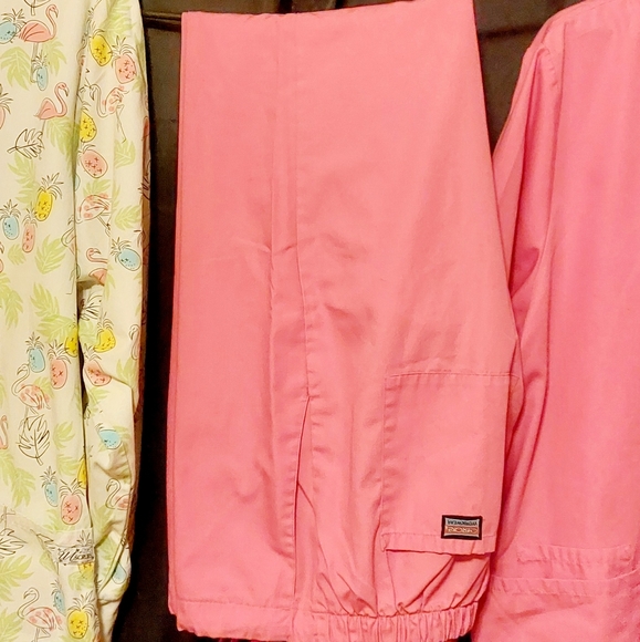 Womens Scrub Bundle - Picture 3 of 7